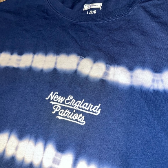 Tailgate New England Patriots NFL Blue & White Tie-Dye Cropped T-Shirt, NWOT, L - Picture 2 of 4